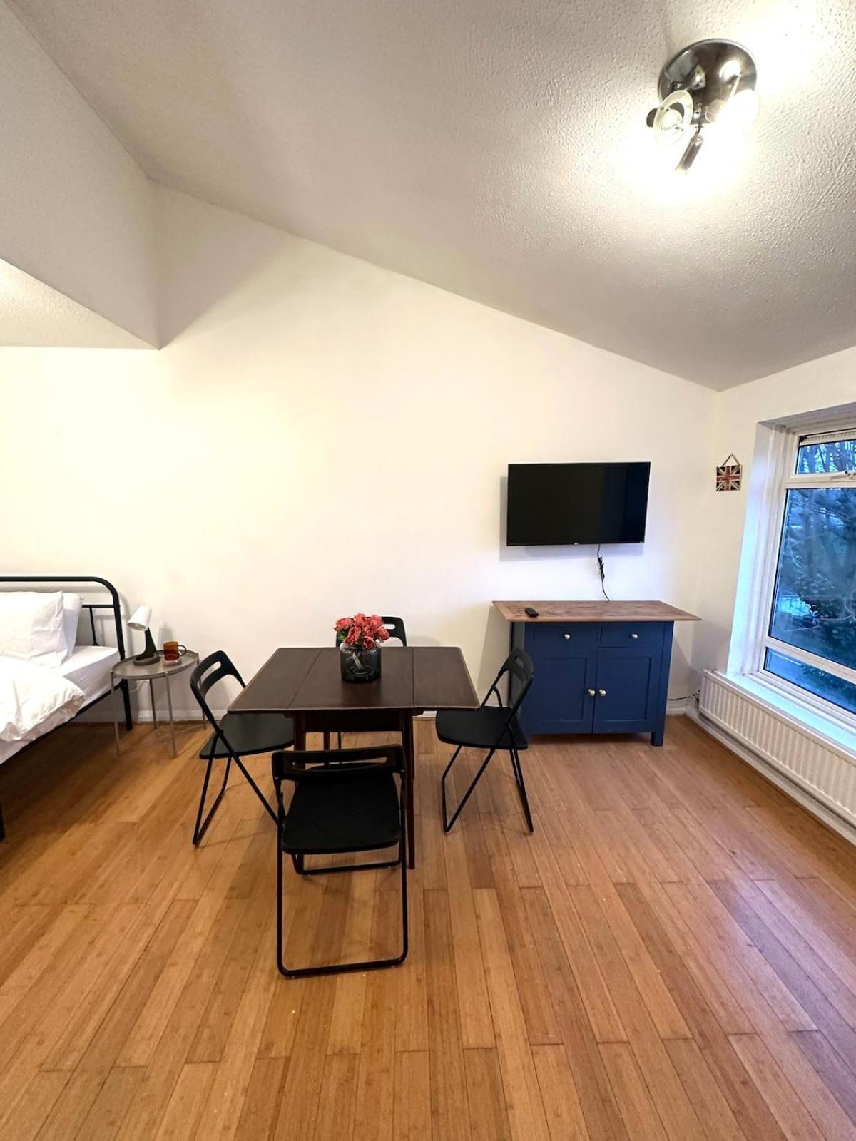 20 Min To Heathrow Apartment Uxbridge
